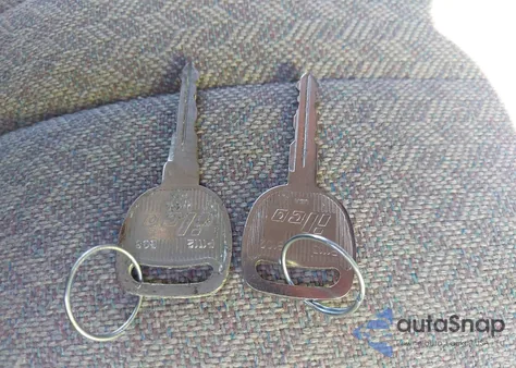 2000 Chevrolet Express from USA, damaged, VIN 1GCEG15W8Y1215569